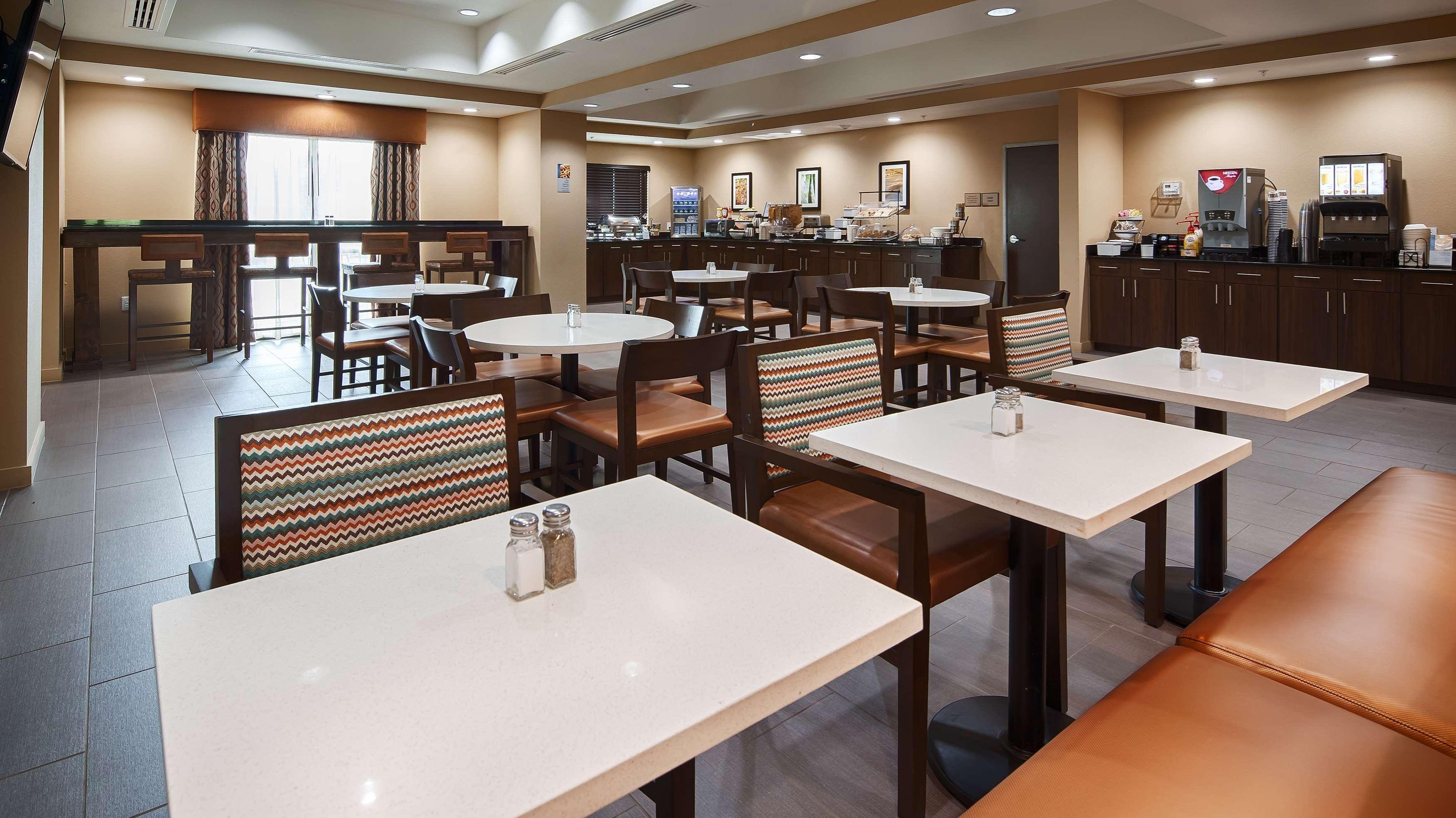Best Western Plus Elmendorf Hotel San Antonio Hotel Extérieur photo