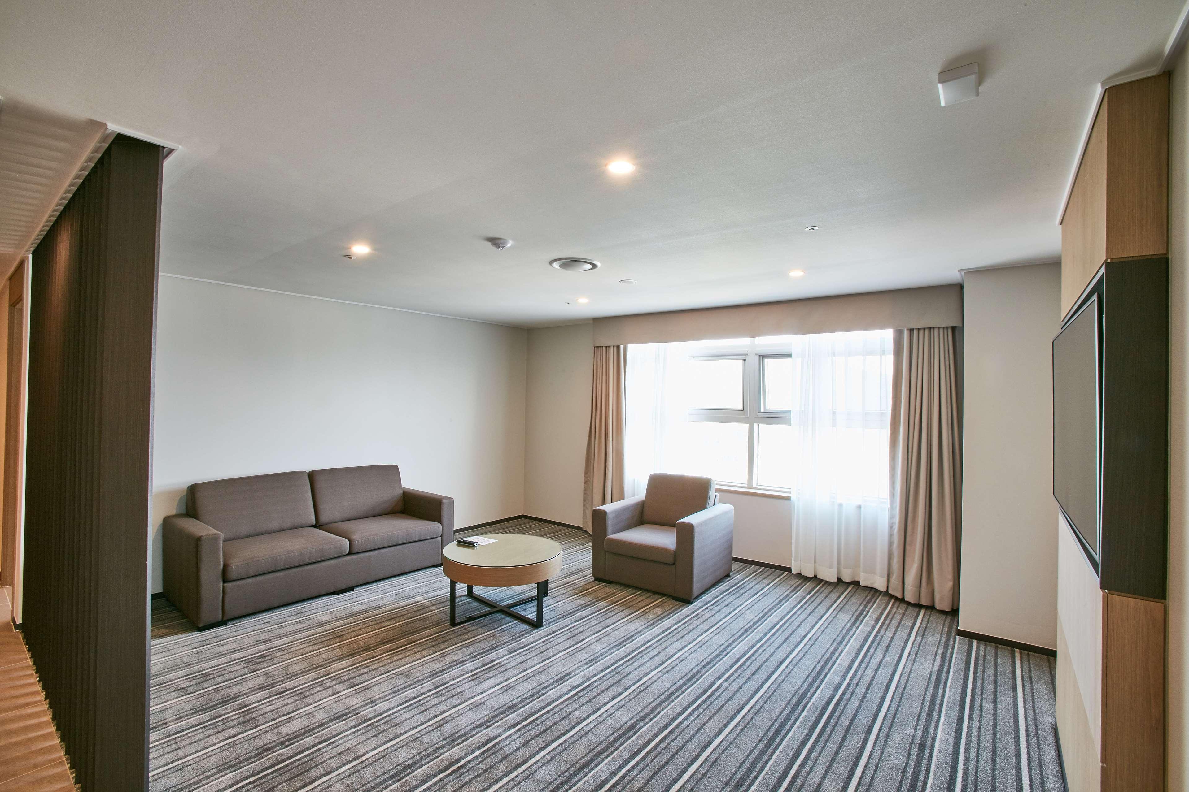 Best Western Plus Elmendorf Hotel San Antonio Hotel Extérieur photo